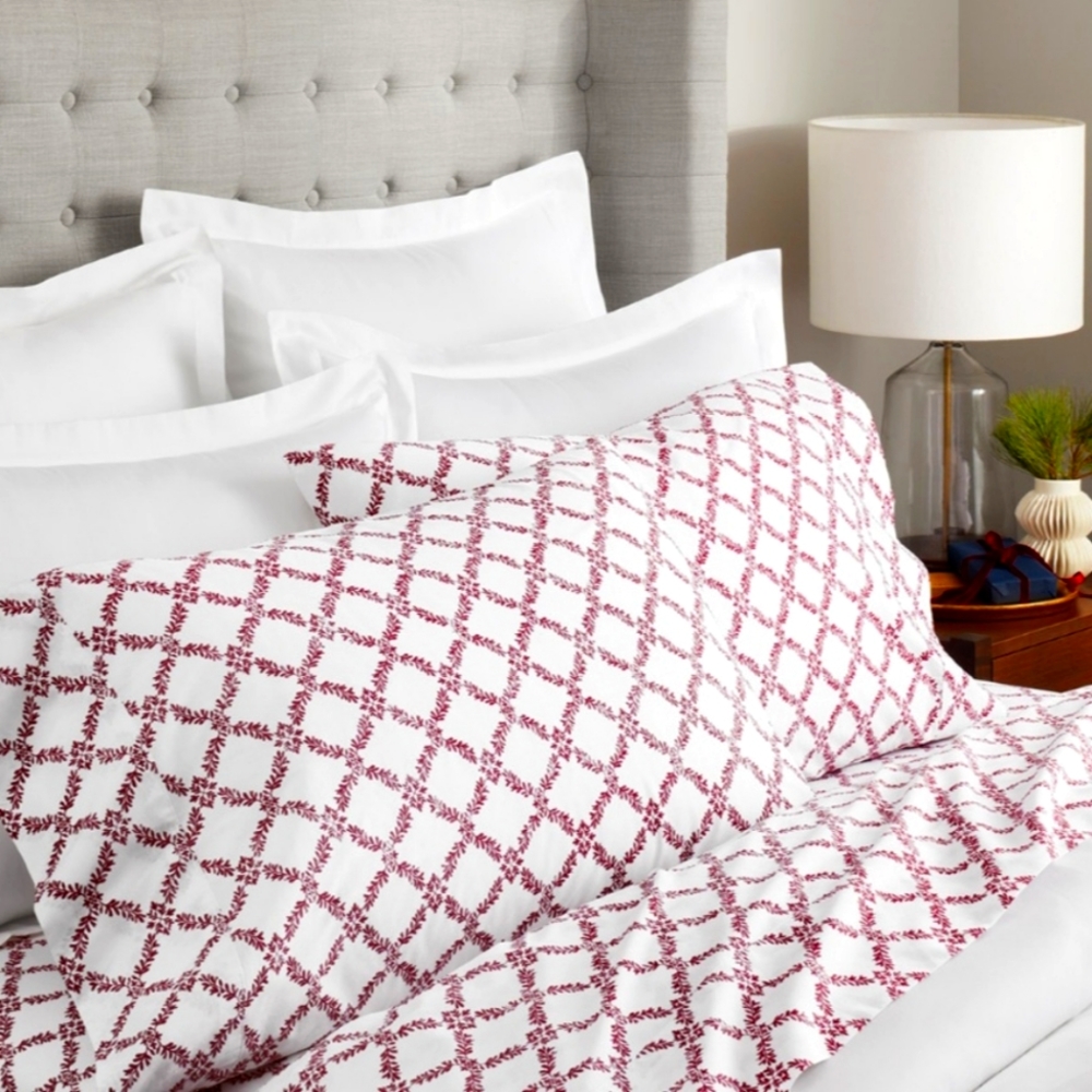 Boll and Branch Signature Hemmed Percale Cali King Sheet Set Cranberry Trellis